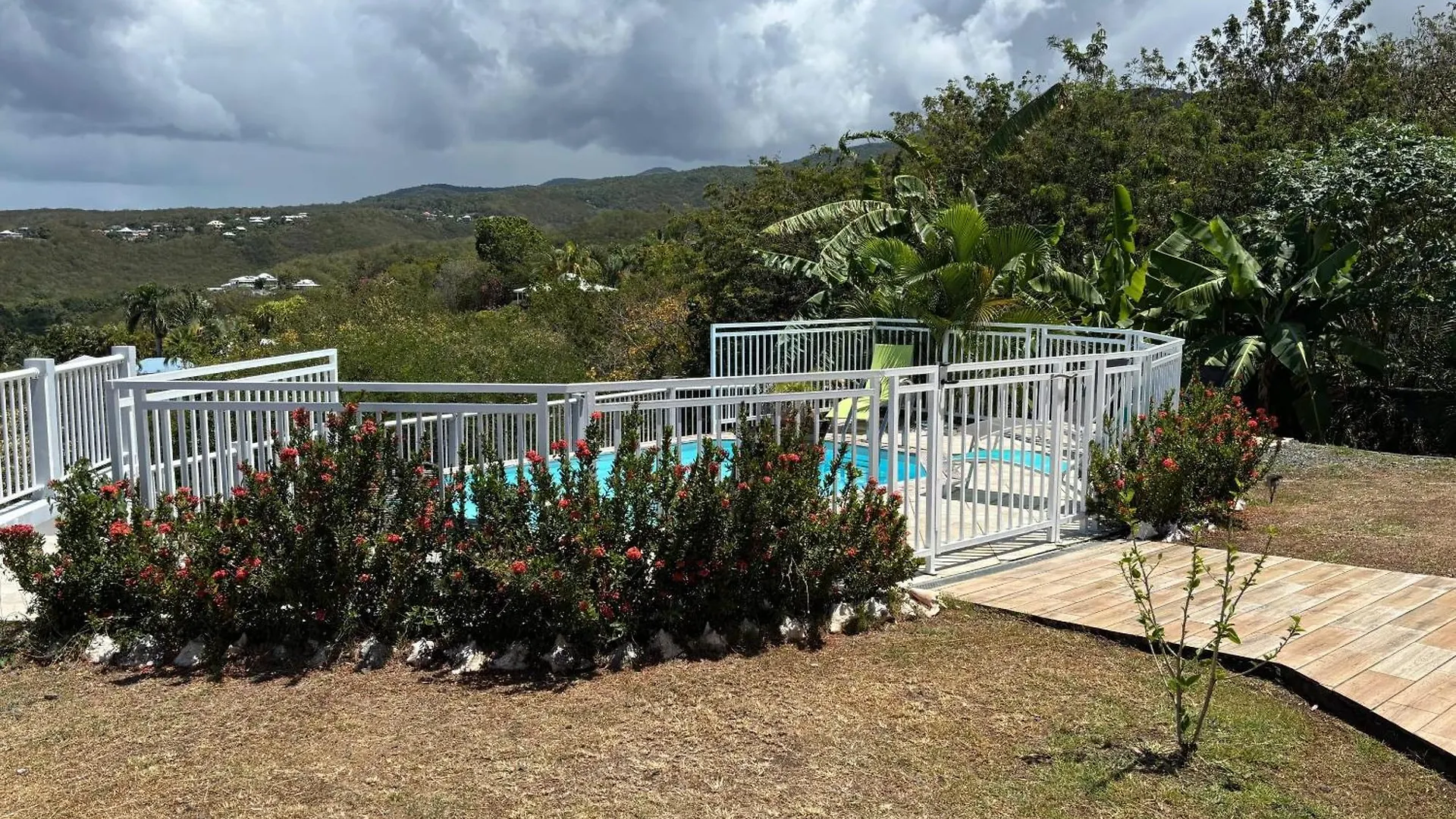 Villa Confortable A Deshaies Avec Piscine Privee غوادلوب